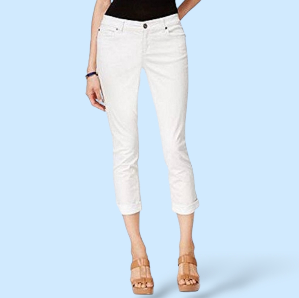 👖INV International White Cropped Jeans